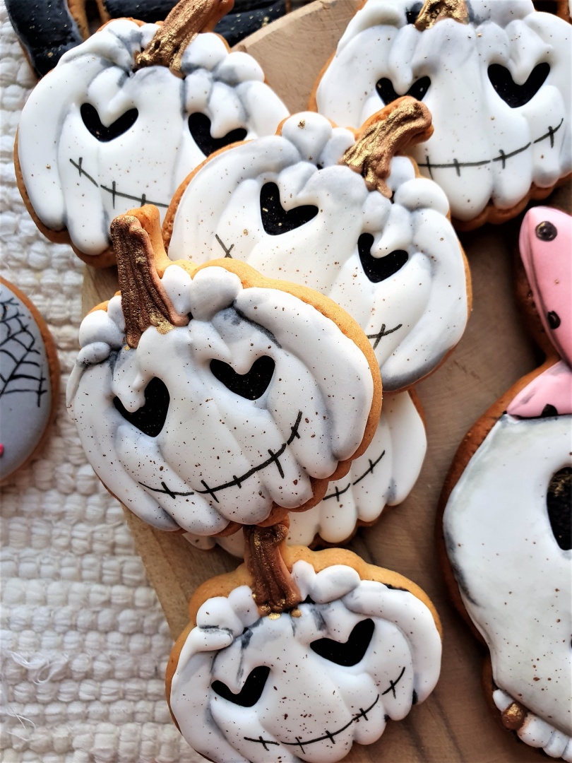 CIASTKO STRASZNA DYNIA BIAŁA 3 SZTUKI